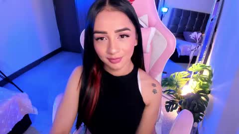 Snapshot of miaa_06 chatting on 05-11-26, 12:49 mia nicolle online show from 05-11-26, 12:49