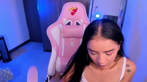 mia  nicolle online show from 06-05-26, 12:28
