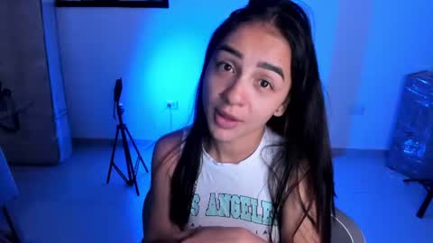 mia  nicolle online show from 06-25-26, 10:25