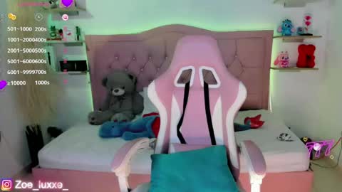 Mia online show from 06-02-26, 09:06