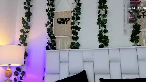 Mia online show from 05-05-26, 11:18