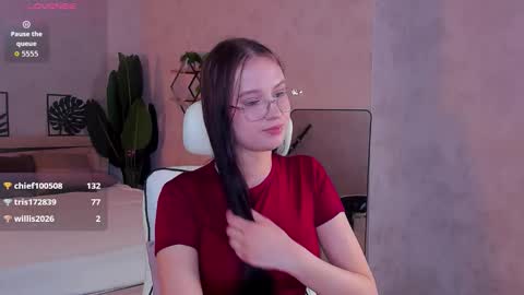 Mia online show from 03-25-26, 02:34