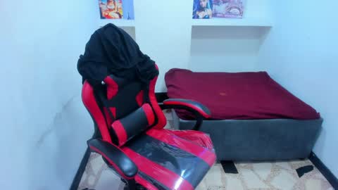       online show from 05-19-26, 06:36