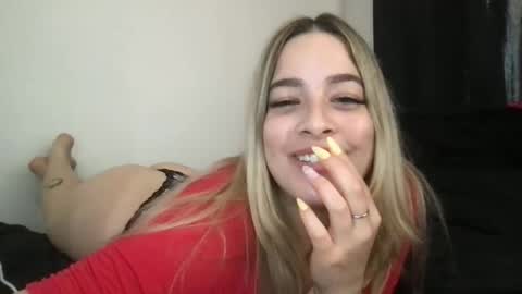 Mia Moji online show from 11-15-25, 01:40