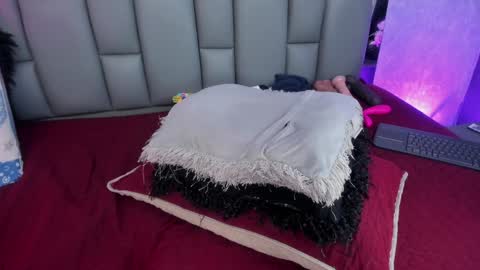 Mia online show from 01-23-25, 12:09