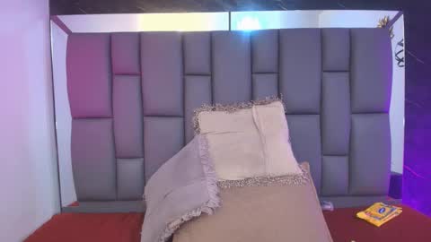 Mia online show from 01-15-26, 12:10