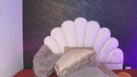 Mia online show from 03-21-26, 12:10