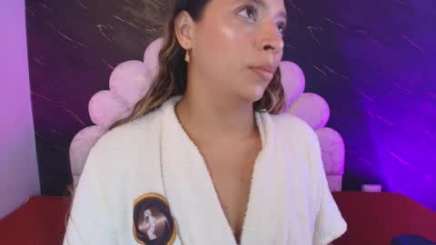 Mia online show from 05-19-26, 12:11