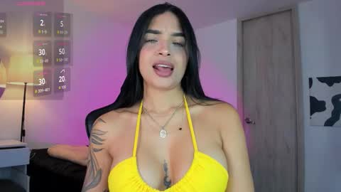 Snapshot of miaagomez chatting on 09-27-25, 06:57 Mia online show from 09-27-25, 06:57