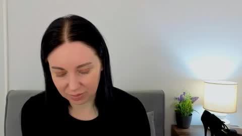 Mia online show from 03-24-26, 04:23