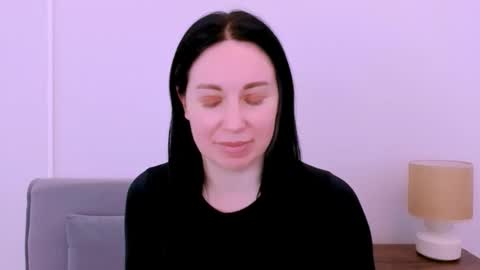 Mia online show from 04-20-26, 05:48