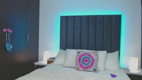 miaandnaty1 online show from 01-01-25, 09:28