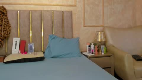 Miaasummer online show from 04-13-26, 11:37