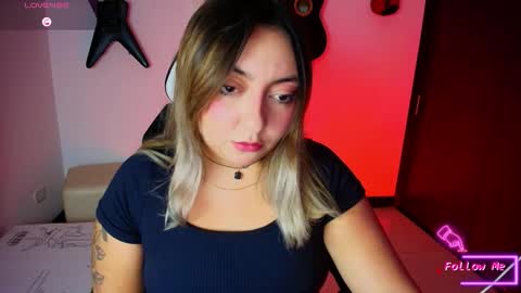 Snapshot of miaawild chatting on 11-14-25, 10:51 Andrea online show from 11-14-25, 10:51