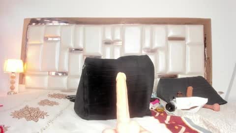 Snapshot of miaaxxx_ chatting on 01-24-25, 03:34 Mia  online show from 01-24-25, 03:34