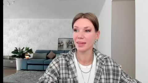 Snapshot of miababy14 chatting on 05-22-26, 05:03 Mia online show from 05-22-26, 05:03