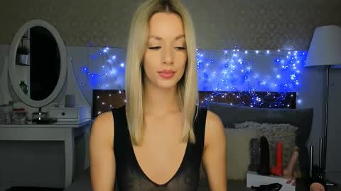 MiaBeeX online show from 09-24-25, 07:06