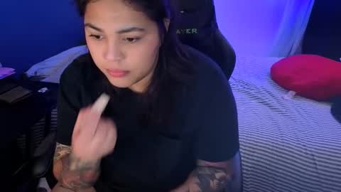 Mia online show from 02-10-26, 02:15