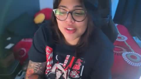 Mia online show from 04-12-26, 01:43