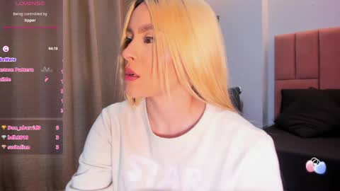 Snapshot of miacarperrlux chatting on 04-21-26, 02:04 MiaCarper online show from 04-21-26, 02:04