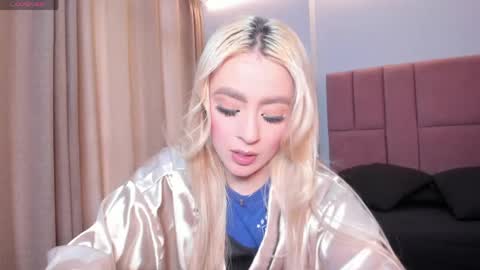 Snapshot of miacarperrlux chatting on 05-29-26, 09:24 MiaCarper online show from 05-29-26, 09:24