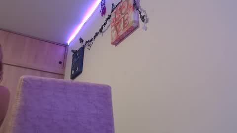 Miia  online show from 11-15-25, 03:15