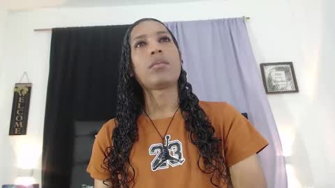 MiaCoock online show from 11-18-25, 12:31