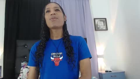 MiaCoock online show from 11-19-25, 12:27