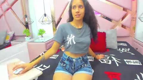 MiaCours online show from 12-18-25, 07:09