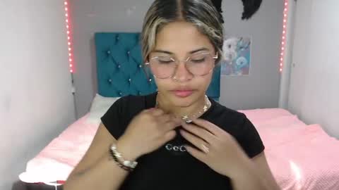 miacumgirl online show from 06-09-26, 12:17