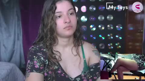 Mia online show from 04-11-26, 04:22