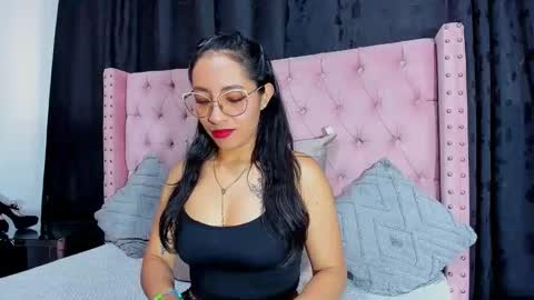 miadivinehyh online show from 05-19-26, 12:55