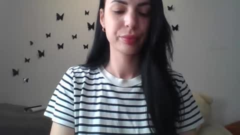 Mia online show from 06-02-26, 10:01