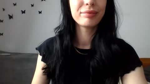 Mia online show from 06-12-26, 10:08