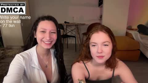 Mia online show from 04-05-26, 11:13