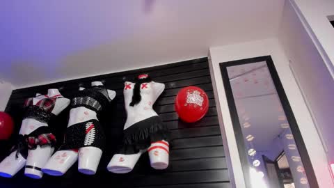 Snapshot of miafox_03 chatting on 02-14-26, 03:42 miafox_03 online show from 02-14-26, 03:42