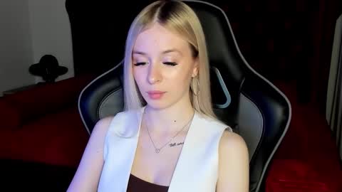 Mia online show from 12-01-25, 05:29