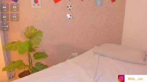 Snapshot of miah_luv chatting on 06-26-26, 08:13 Miah online show from 06-26-26, 08:13