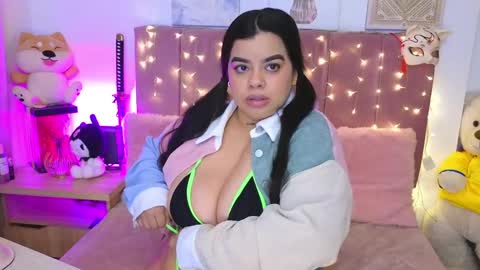 Snapshot of miahjoness chatting on 06-10-26, 12:11 Miah Joness online show from 06-10-26, 12:11