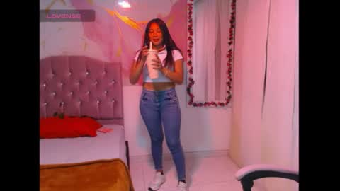 miaisabella905137 online show from 07-25-26, 08:06