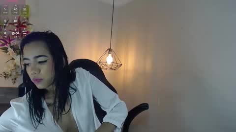 Mia online show from 03-30-26, 12:06