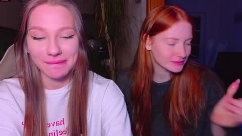 Snapshot of miakeler chatting on 01-24-25, 01:35 milanaaaa online show from 01-24-25, 01:35