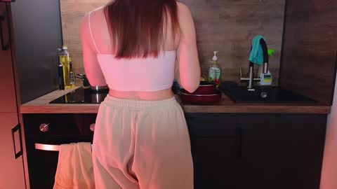 Snapshot of miakeler chatting on 01-31-25, 12:17 milanaaaa online show from 01-31-25, 12:17