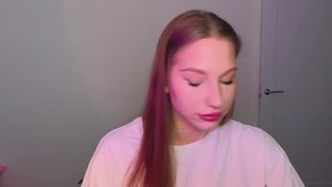 Snapshot of miakeler chatting on 02-07-25, 08:42 milanaaaa online show from 02-07-25, 08:42