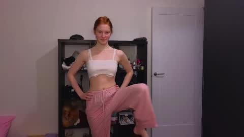 Snapshot of miakeler chatting on 02-18-25, 06:04 milanaaaa online show from 02-18-25, 06:04