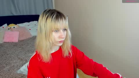 Snapshot of miakimiko chatting on 05-10-26, 02:17 miakimiko online show from 05-10-26, 02:17
