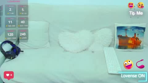 Snapshot of miakittyy chatting on 05-13-26, 09:11 Mia Kittyy online show from 05-13-26, 09:11