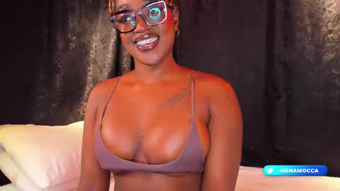 Mia online show from 12-18-25, 12:38