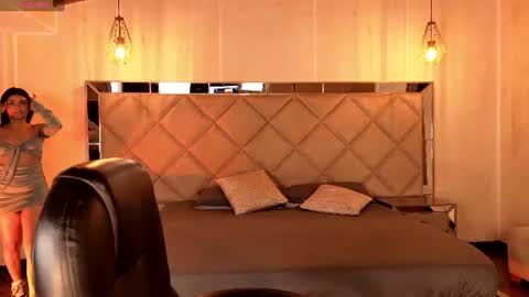 Call me Mia  online show from 06-10-26, 06:51