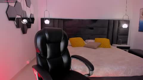 Call me Mia  online show from 07-29-26, 07:01